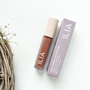 ILIA liquid powder eye tint in tannin